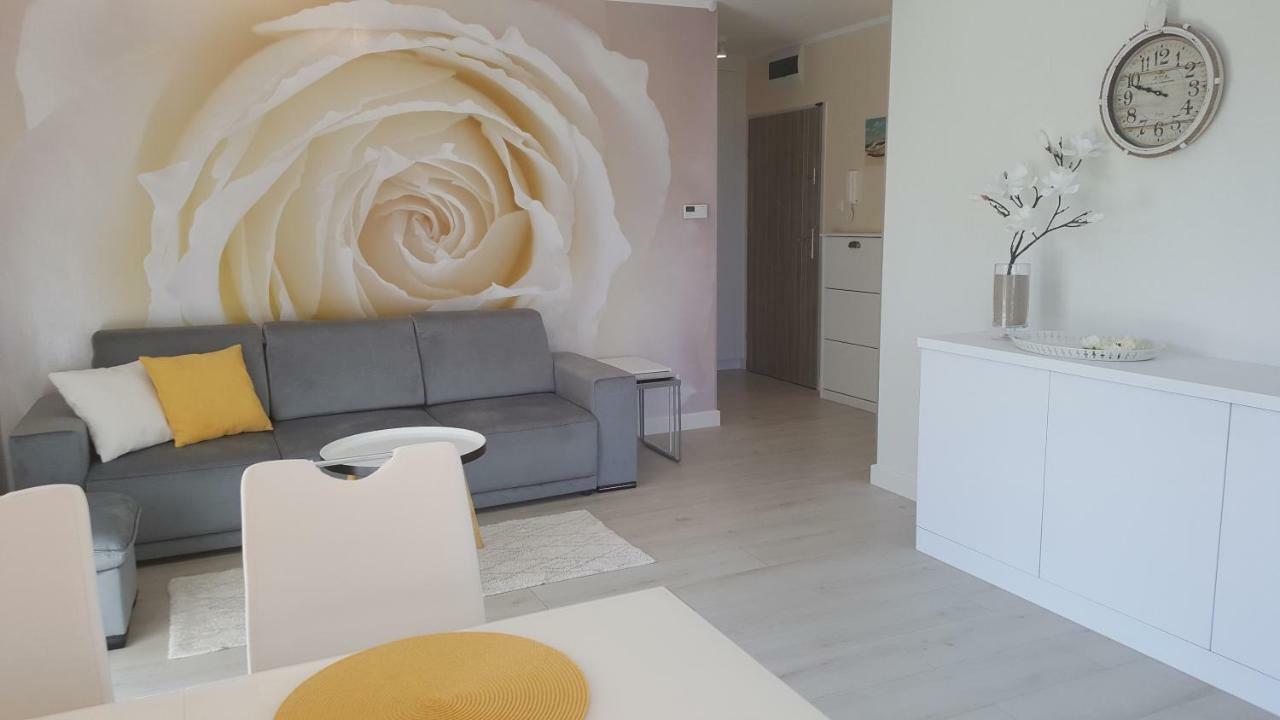 Z Widokiem Na Morze Apartment Rewal Bagian luar foto