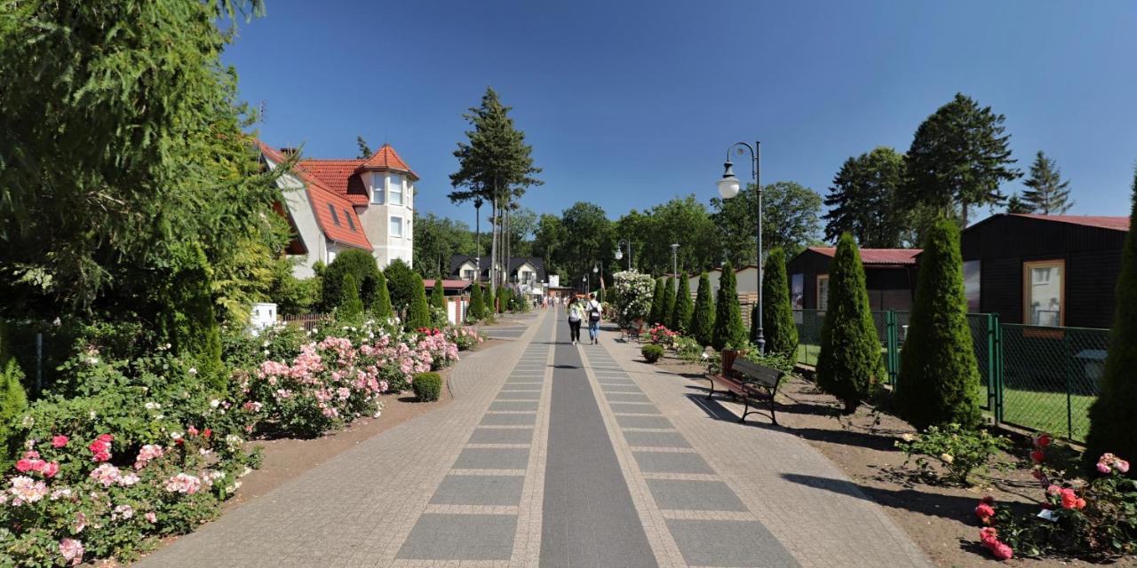 Z Widokiem Na Morze Apartment Rewal Bagian luar foto